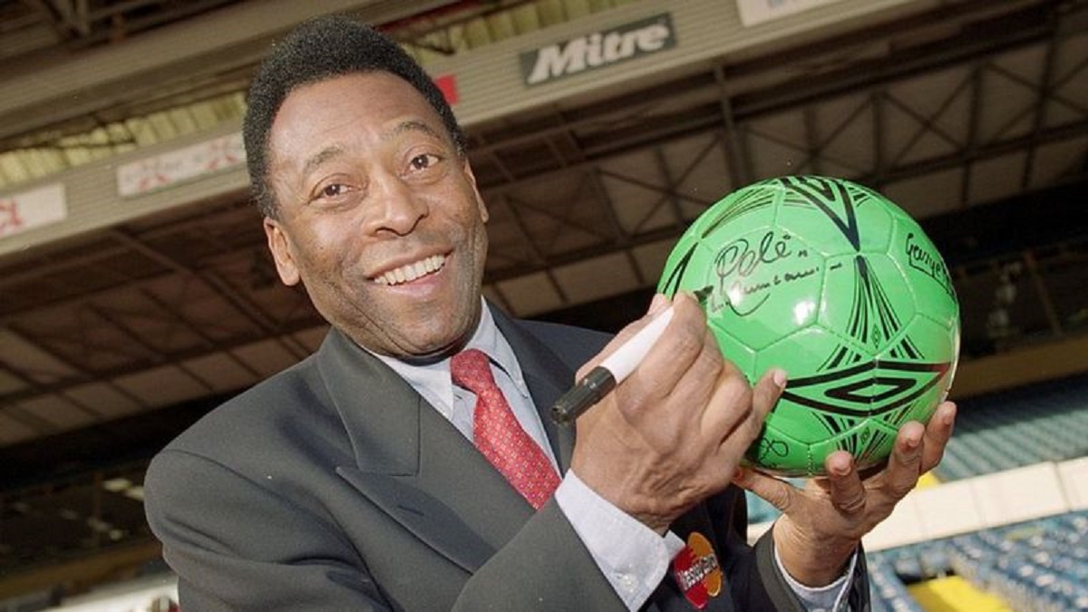 Rei do futebol: Pelé fez seu último jogo aos 50 anos, na Itália